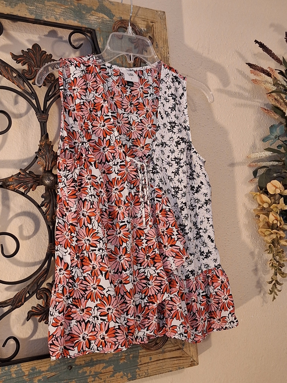 CAbi Colorblock Floral Sleeveless V-Neck Top - Pink/White/Red.  Size Small